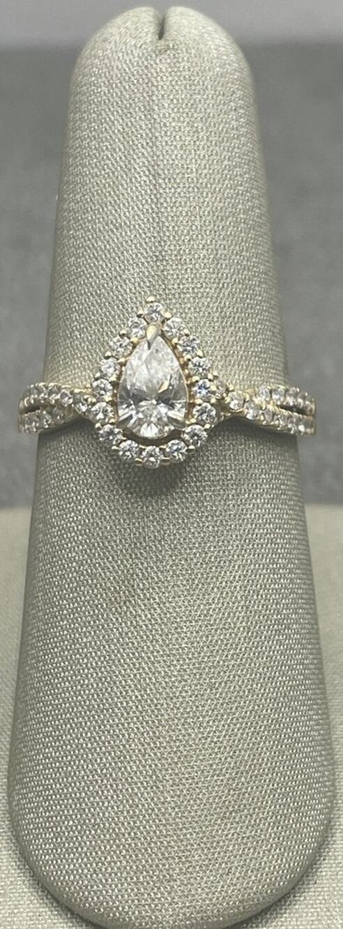 14kK Yellow Gold Lab Created Pear Diamond Halo Ring (25702)
